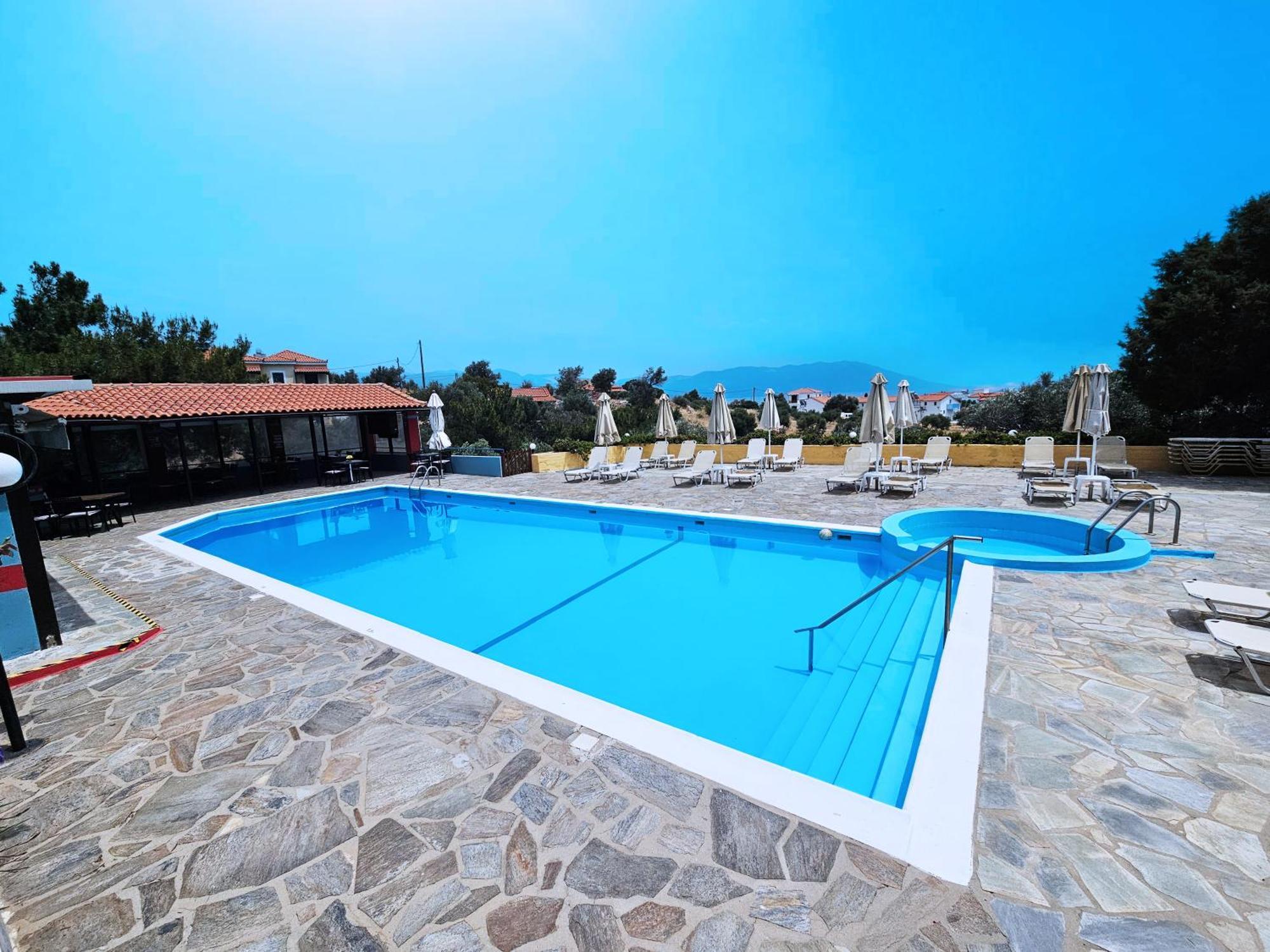 Sunflowers Apartments Marathókampos Dış mekan fotoğraf